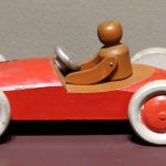 Svezia,_automobilina_in_legno,_1920-40_ca._(coll._giocattoli_antichi_roma_capitale)